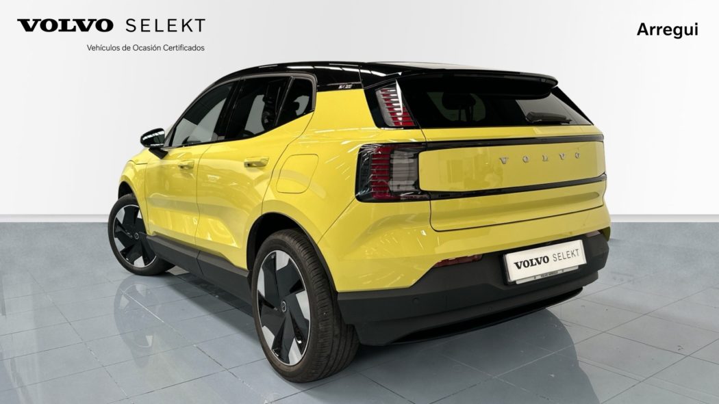 VOLVO EX30 Plus, Single Motor Extended Range, Eléctrico - Imagen 2