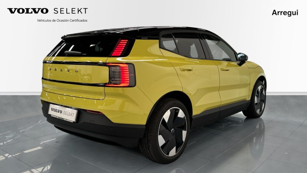 VOLVO EX30 Plus, Single Motor Extended Range, Eléctrico - Imagen 7