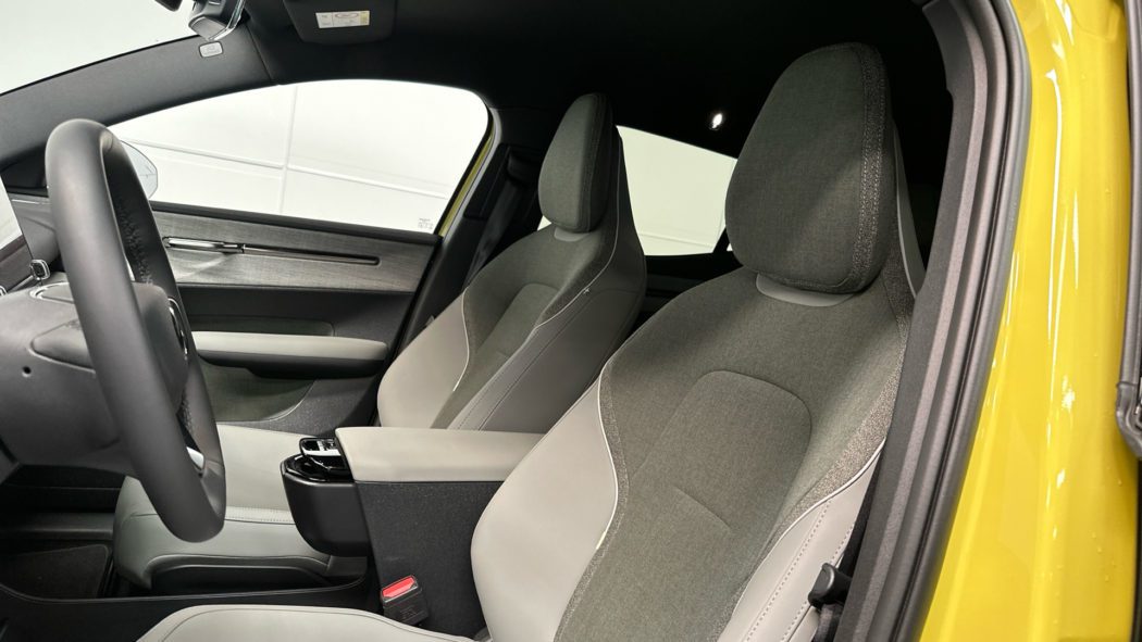 VOLVO EX30 Plus, Single Motor Extended Range, Eléctrico - Imagen 10