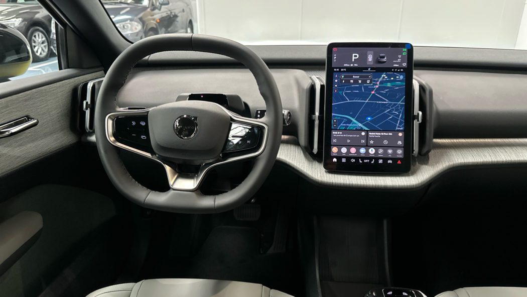VOLVO EX30 Plus, Single Motor Extended Range, Eléctrico - Imagen 13