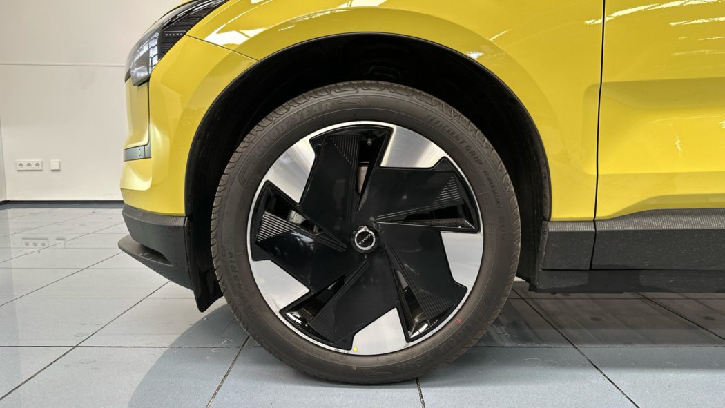 VOLVO EX30 Plus, Single Motor Extended Range, Eléctrico - Imagen 16