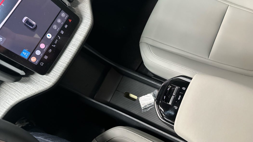 VOLVO EX30 Plus, Single Motor Extended Range, Eléctrico - Imagen 17