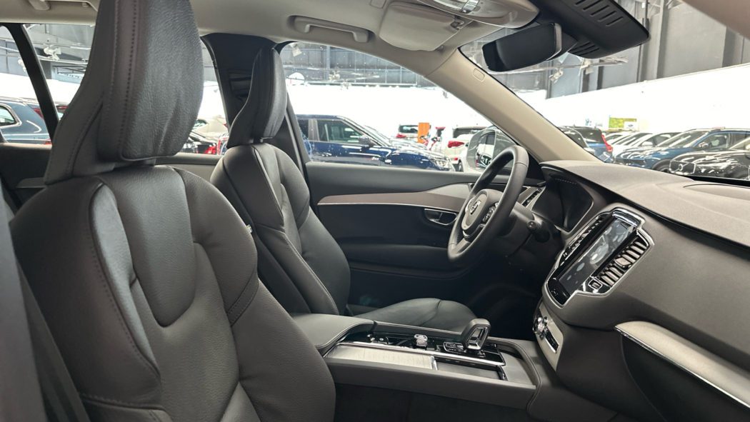 VOLVO XC90 Core, B5 AWD Mild Hybrid, Gasolina, 7 Plazas - Imagen 9