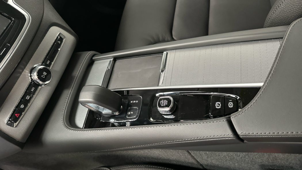VOLVO XC90 Core, B5 AWD Mild Hybrid, Gasolina, 7 Plazas - Imagen 17