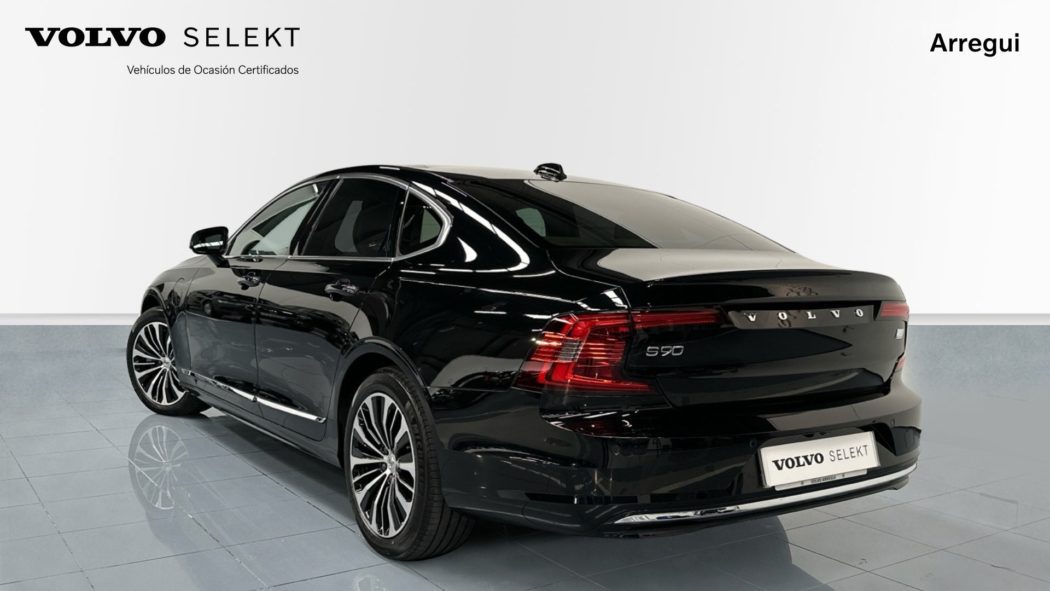 VOLVO S90 Recharge Core, T8 plug-in-hybrid eAWD, Eléctrico/Gasolina, Bright - Imagen 2