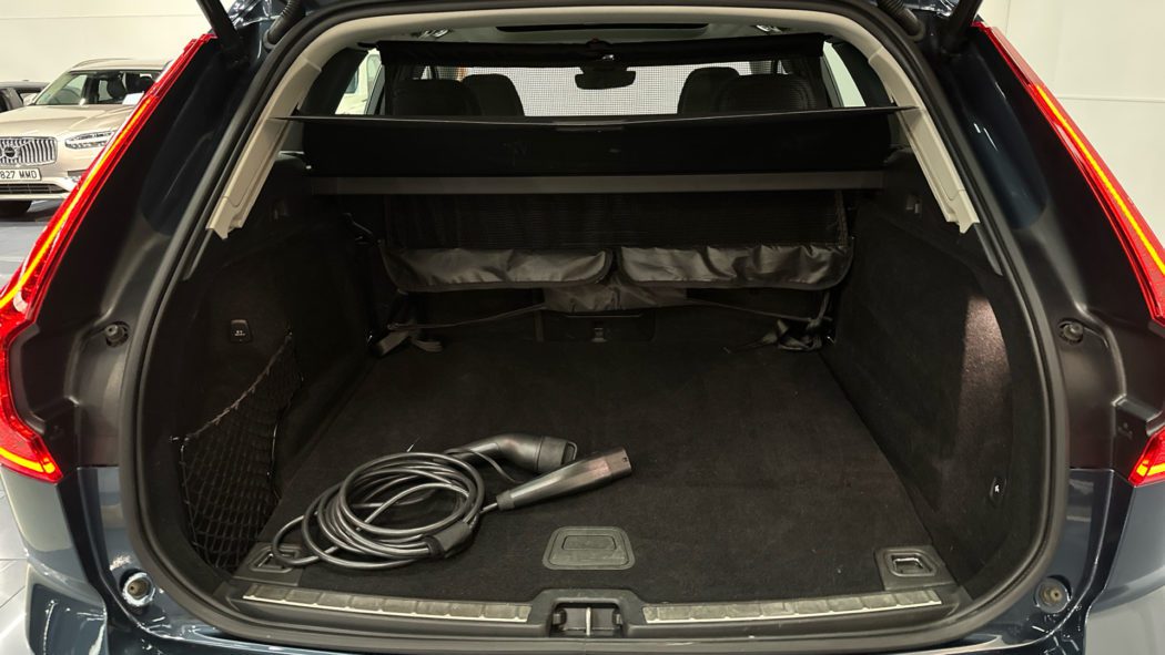 VOLVO XC60 Recharge Dark Plus T6 Plug-in Hybrid EAWD Automatic - Imagen 12