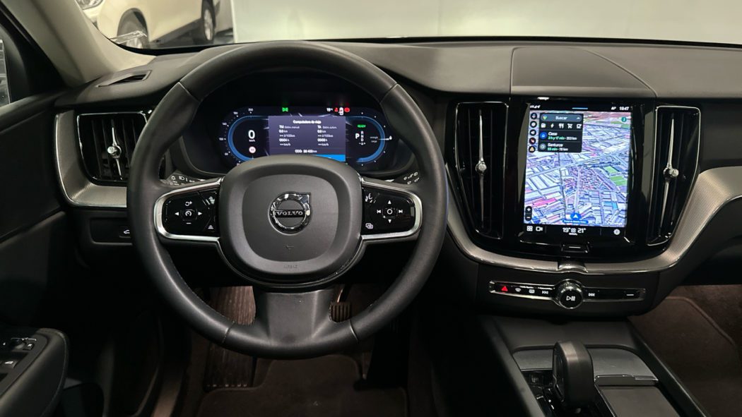 VOLVO XC60 Recharge Dark Plus T6 Plug-in Hybrid EAWD Automatic - Imagen 13