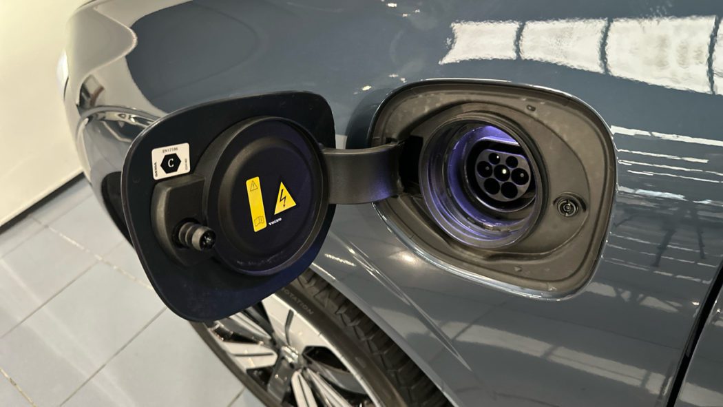 VOLVO XC60 Recharge Dark Plus T6 Plug-in Hybrid EAWD Automatic - Imagen 21