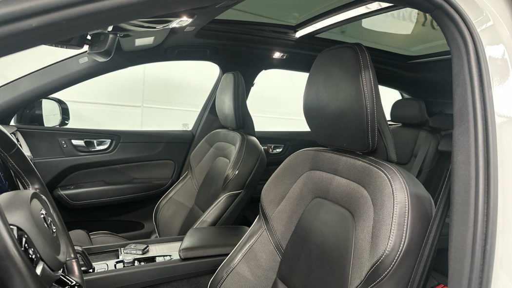 VOLVO XC60 T6 Twin Recharge R-Desing - Imagen 10
