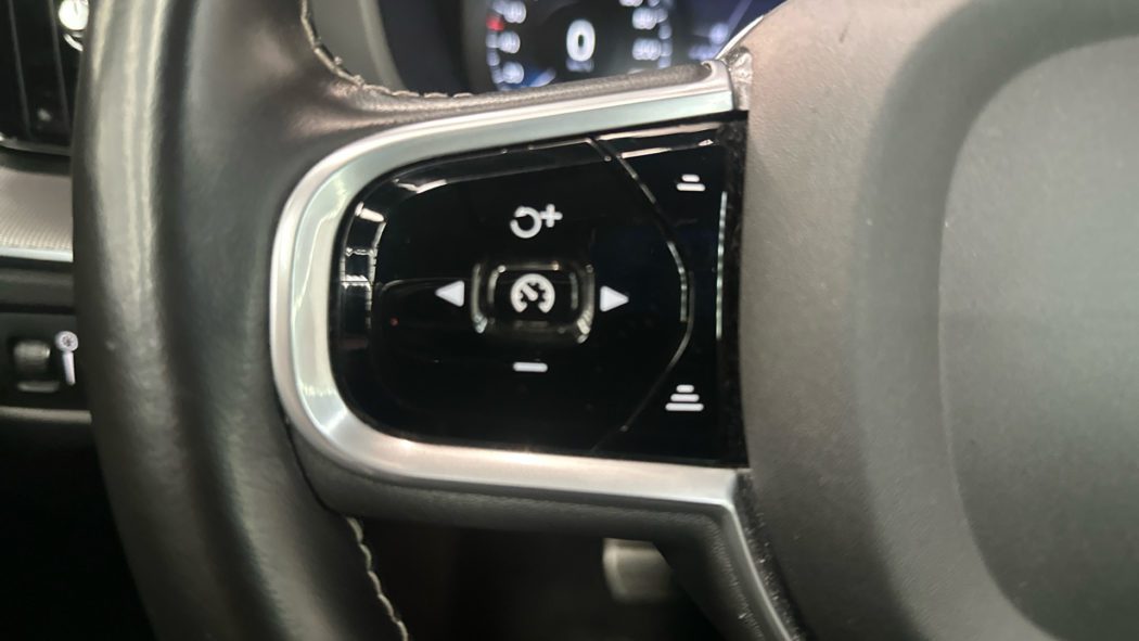 VOLVO XC60 T6 Twin Recharge R-Desing - Imagen 18