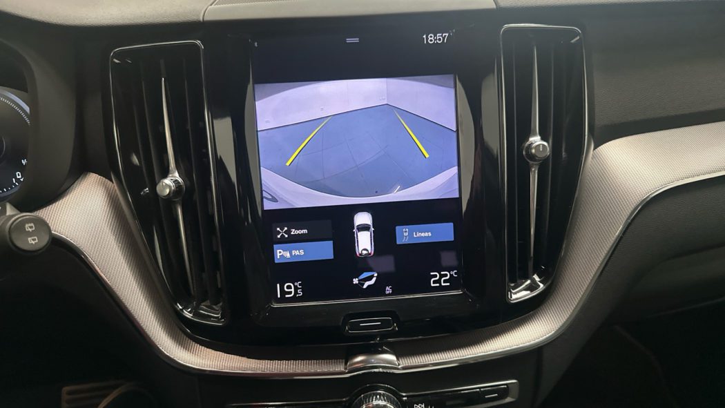 VOLVO XC60 T6 Twin Recharge R-Desing - Imagen 19