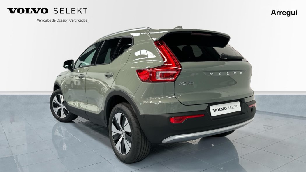 VOLVO XC40 Core B3(G) Mild Hybrid - Imagen 2