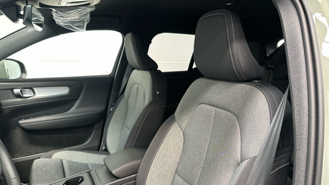 VOLVO XC40 Core B3(G) Mild Hybrid - Imagen 10