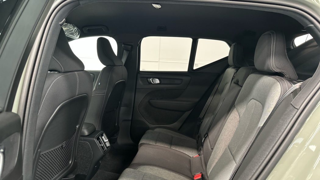 VOLVO XC40 Core B3(G) Mild Hybrid - Imagen 11