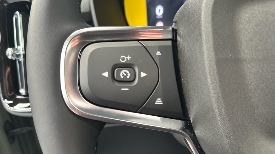 VOLVO XC40 Core B3(G) Mild Hybrid - Imagen 18