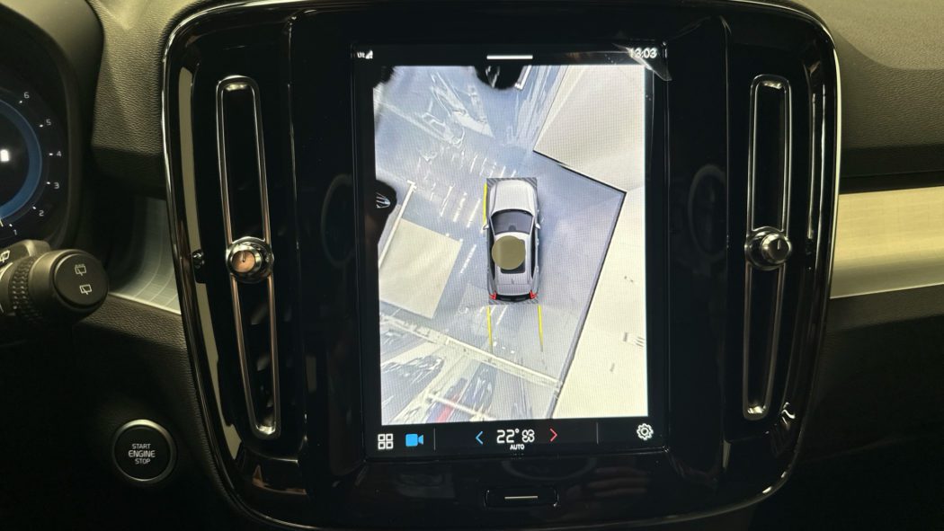 VOLVO XC40 Core B3(G) Mild Hybrid - Imagen 19