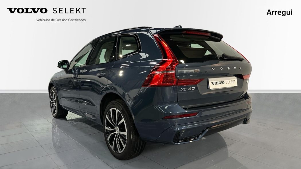 VOLVO XC60 Recharge Dark Ultimate T6 Plug-in Hybrid EAWD Automatic - Imagen 2
