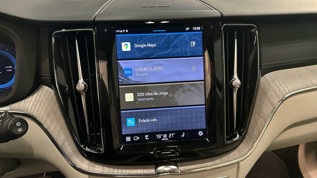 VOLVO XC60 Recharge Dark Ultimate T6 Plug-in Hybrid EAWD Automatic - Imagen 15