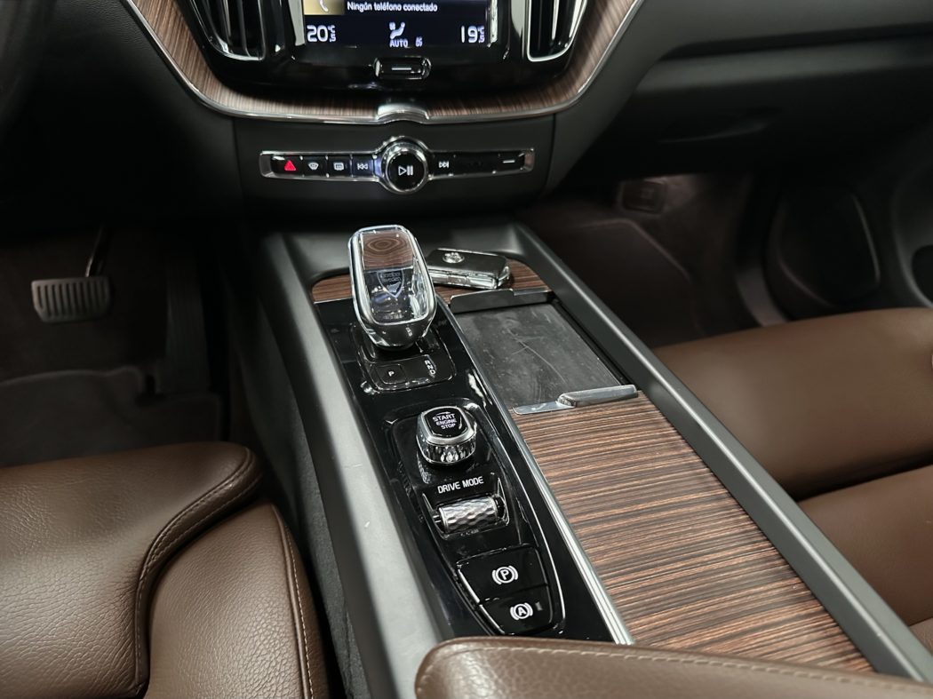 VOLVO XC60 Recharge Inscription, T6 AWD híbrido enchufable - Imagen 14