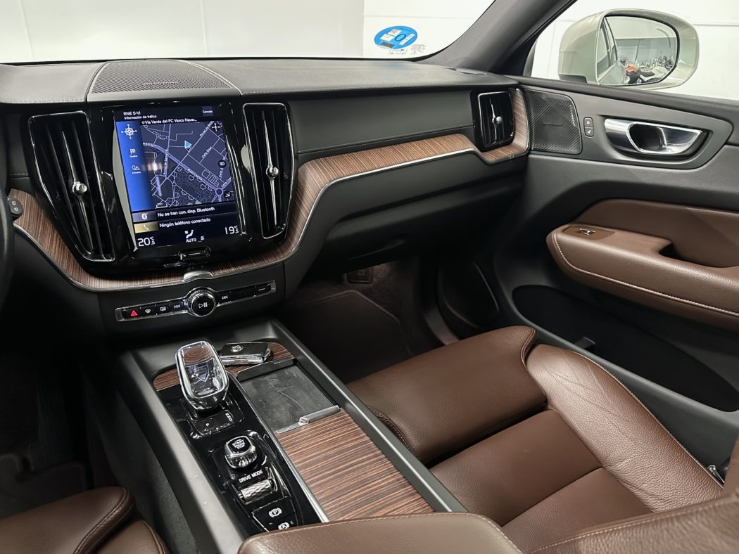 VOLVO XC60 Recharge Inscription, T6 AWD híbrido enchufable - Imagen 16