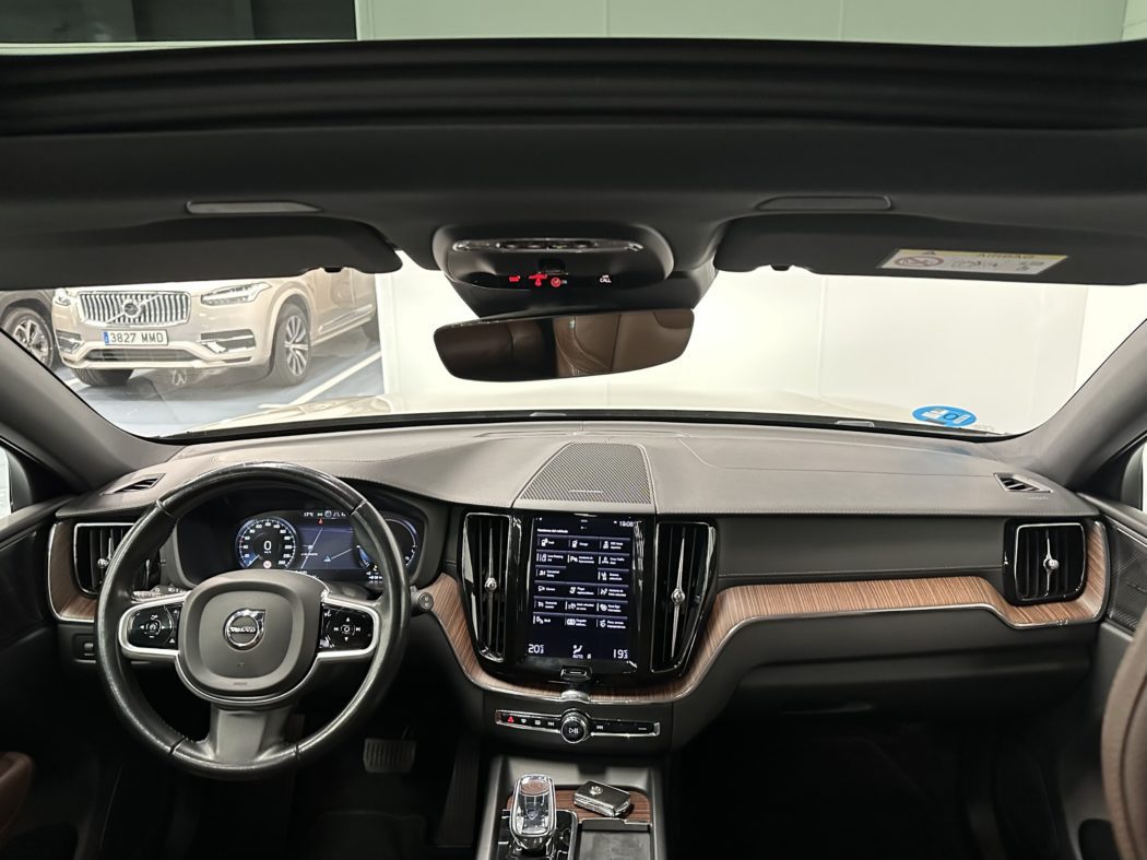 VOLVO XC60 Recharge Inscription, T6 AWD híbrido enchufable - Imagen 17