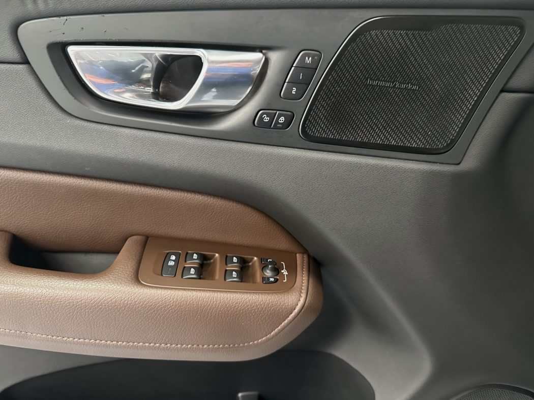 VOLVO XC60 Recharge Inscription, T6 AWD híbrido enchufable - Imagen 22