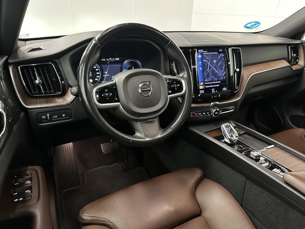 VOLVO XC60 Recharge Inscription, T6 AWD híbrido enchufable - Imagen 23