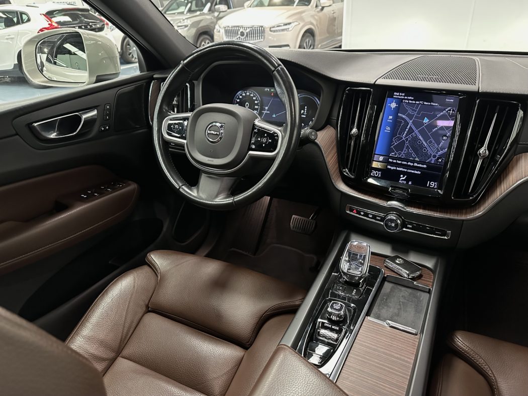 VOLVO XC60 Recharge Inscription, T6 AWD híbrido enchufable - Imagen 9