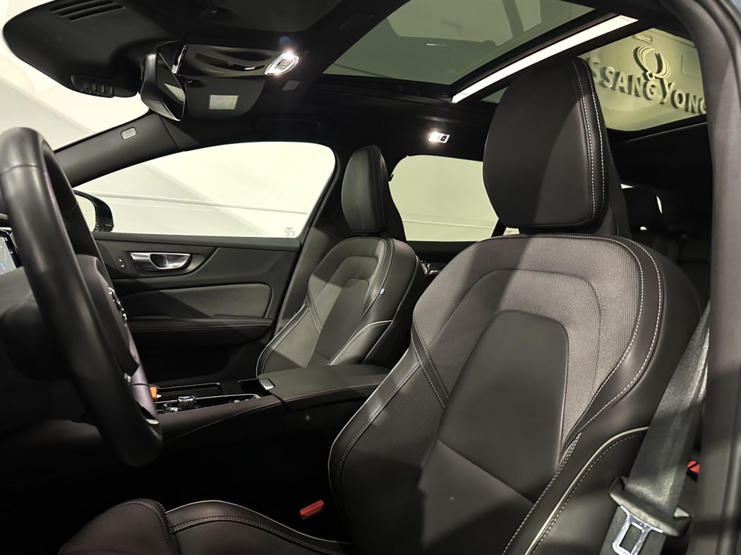 VOLVO V60 RECHARGE T6 R Design  Automatic - Imagen 19
