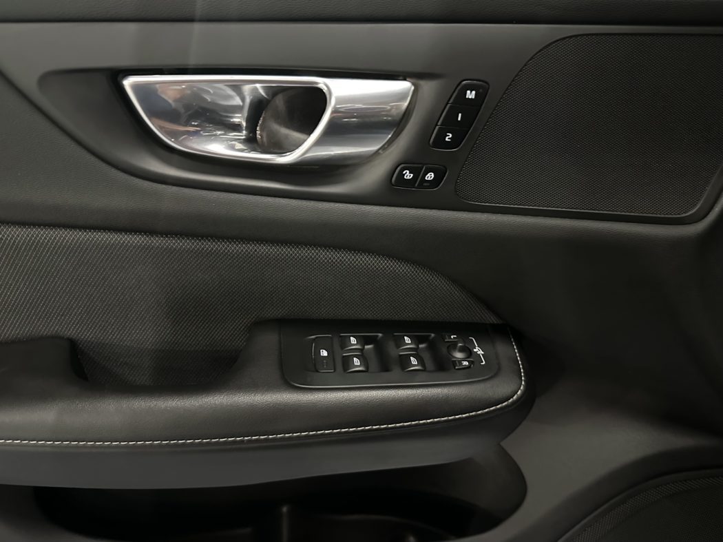 VOLVO V60 RECHARGE T6 R Design  Automatic - Imagen 20