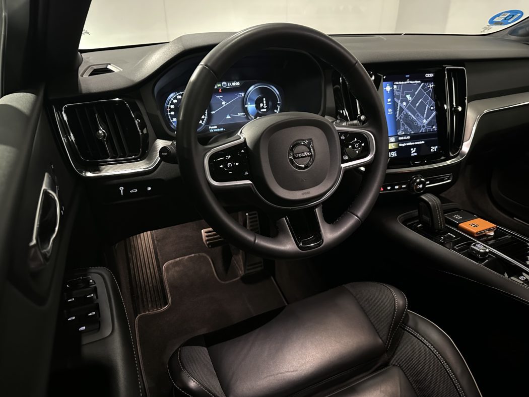 VOLVO V60 RECHARGE T6 R Design  Automatic - Imagen 21