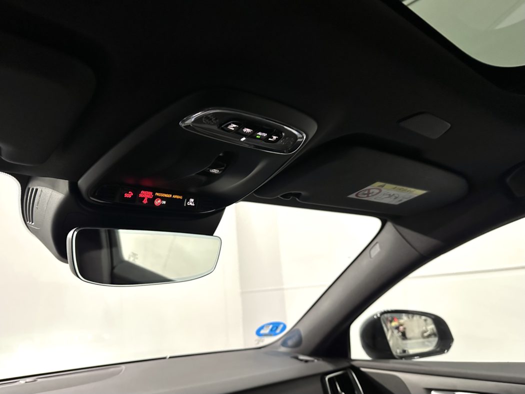 VOLVO V60 RECHARGE T6 R Design  Automatic - Imagen 22