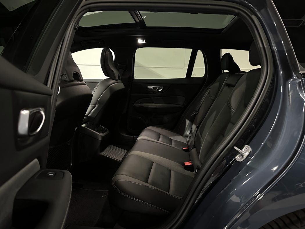 VOLVO V60 RECHARGE T6 R Design  Automatic - Imagen 24
