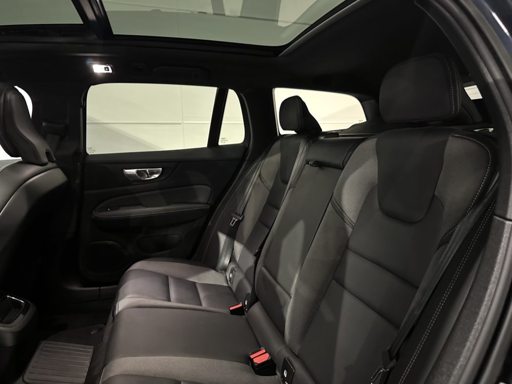VOLVO V60 RECHARGE T6 R Design  Automatic - Imagen 25