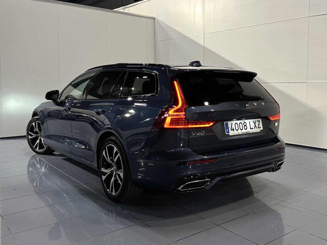 VOLVO V60 RECHARGE T6 R Design  Automatic - Imagen 3
