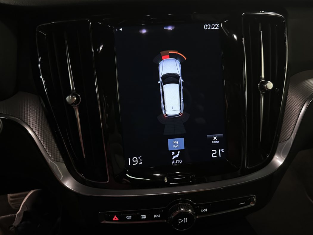 VOLVO V60 RECHARGE T6 R Design  Automatic - Imagen 8