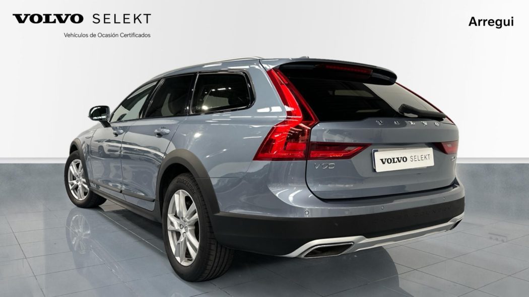 VOLVO V90 Cross Country  D4 AWD  Automático - Imagen 2