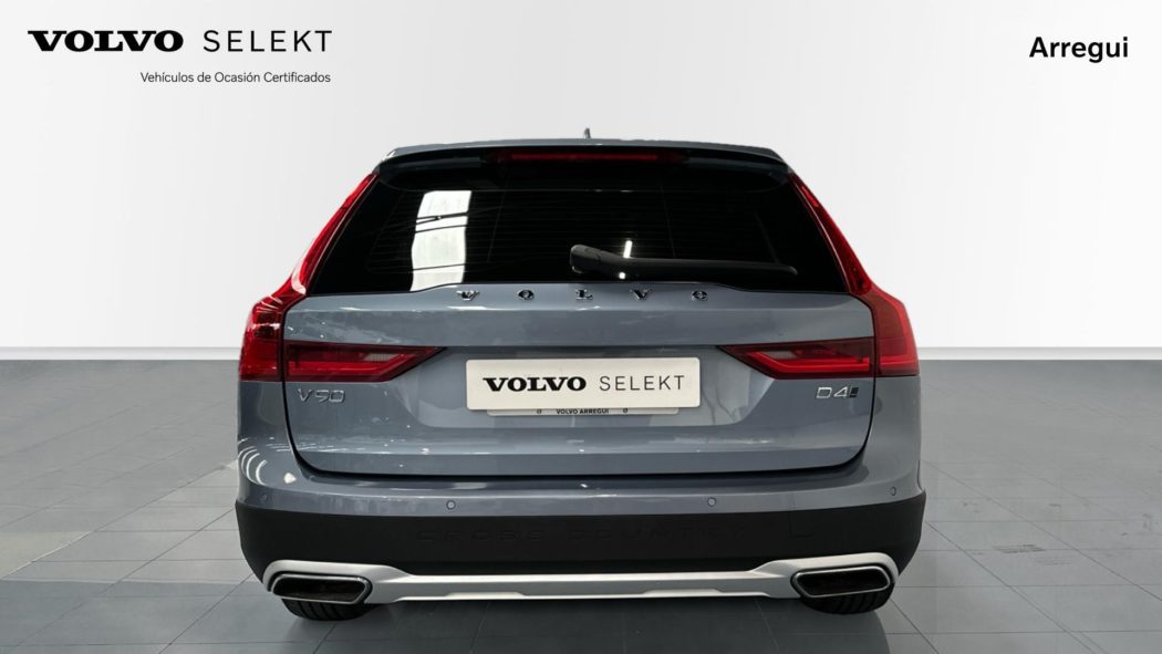 VOLVO V90 Cross Country  D4 AWD  Automático - Imagen 4