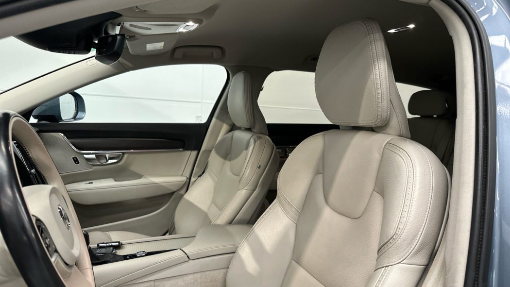 VOLVO V90 Cross Country  D4 AWD  Automático - Imagen 10