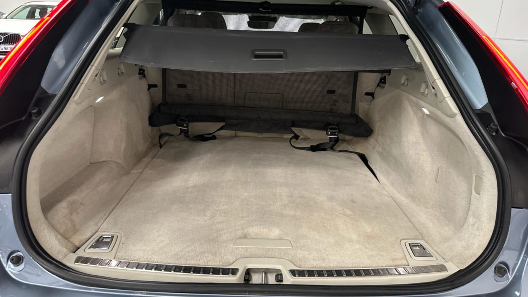 VOLVO V90 Cross Country  D4 AWD  Automático - Imagen 12