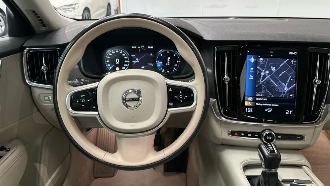 VOLVO V90 Cross Country  D4 AWD  Automático - Imagen 13