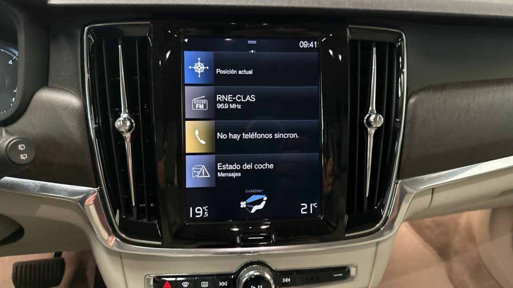 VOLVO V90 Cross Country  D4 AWD  Automático - Imagen 15