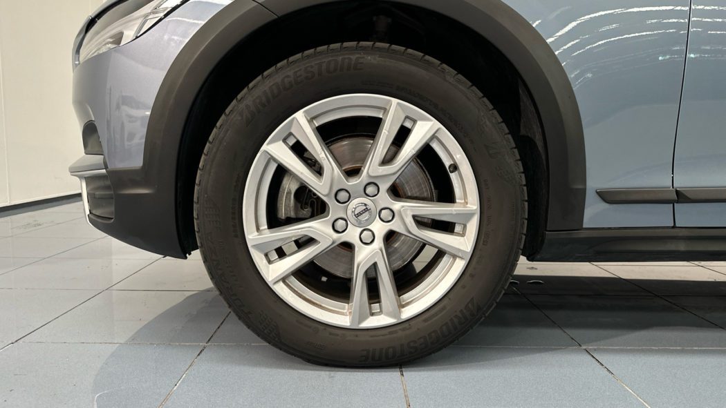 VOLVO V90 Cross Country  D4 AWD  Automático - Imagen 16