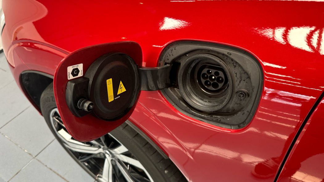 VOLVO XC60 Recharge Dark Ultimate T6 Plug-in Hybrid eAWD Automatic - Imagen 21