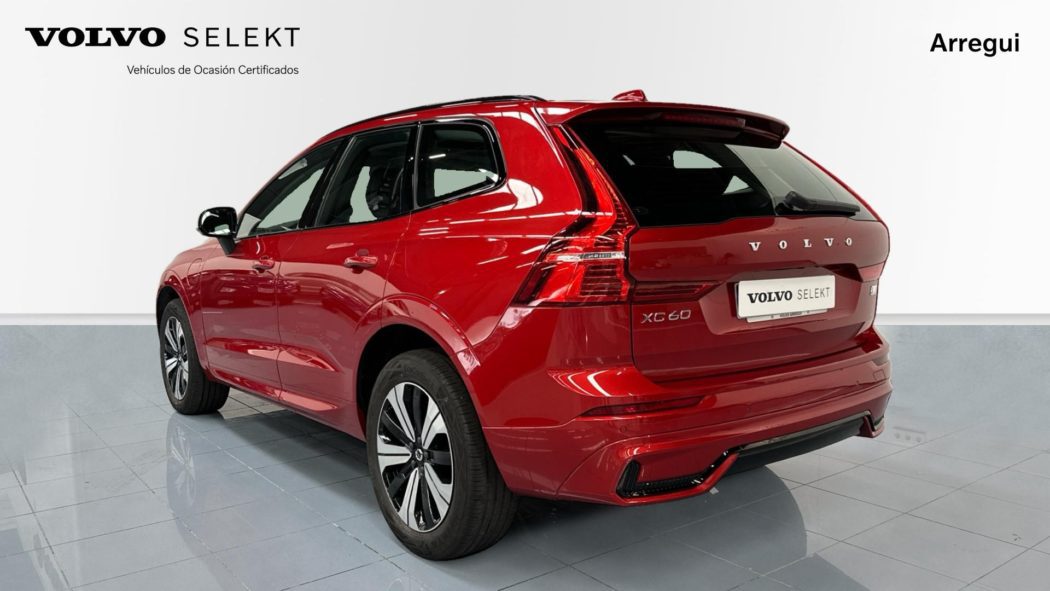 VOLVO XC60 Recharge Plus, T6 AWD Híbrido enchufable, Eléctrico/Gasolina, Dark - Imagen 2