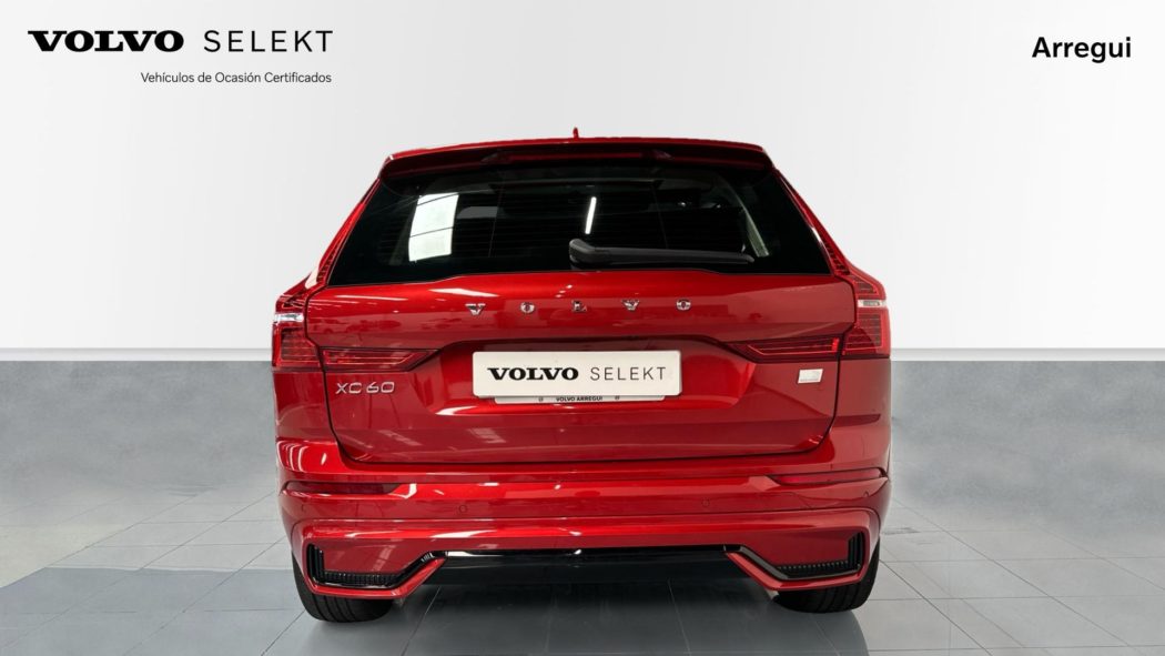 VOLVO XC60 Recharge Plus, T6 AWD Híbrido enchufable, Eléctrico/Gasolina, Dark - Imagen 4