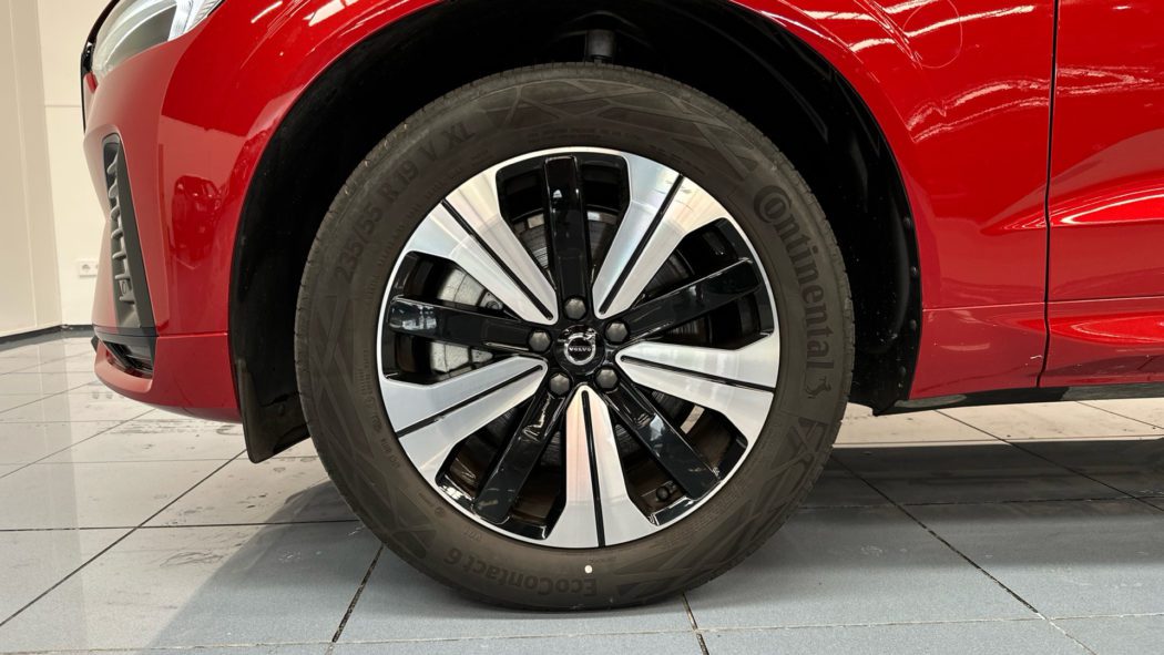 VOLVO XC60 Recharge Plus, T6 AWD Híbrido enchufable, Eléctrico/Gasolina, Dark - Imagen 16