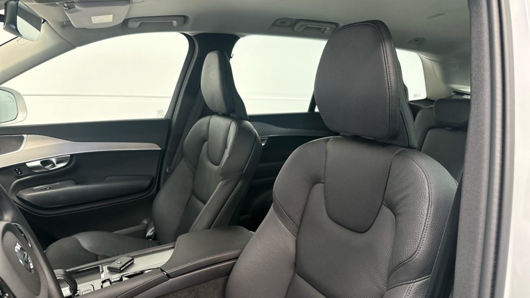 VOLVO XC90 Recharge Core  Bright T8 Plug-in Hybrid AWD - Imagen 10