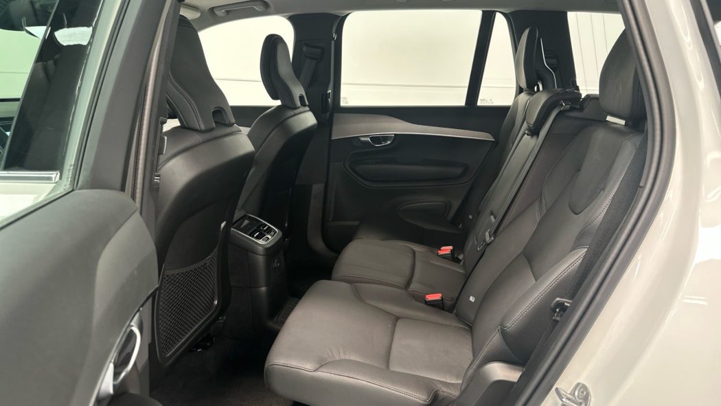 VOLVO XC90 Recharge Core  Bright T8 Plug-in Hybrid AWD - Imagen 11