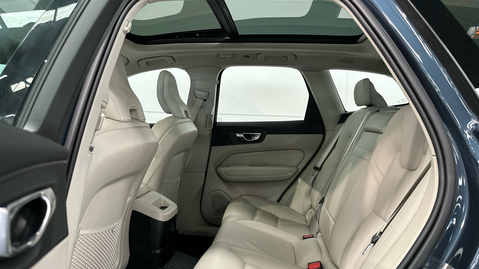 VOLVO XC60 Inscription Recharge T6 AWD Automatic - Imagen 6